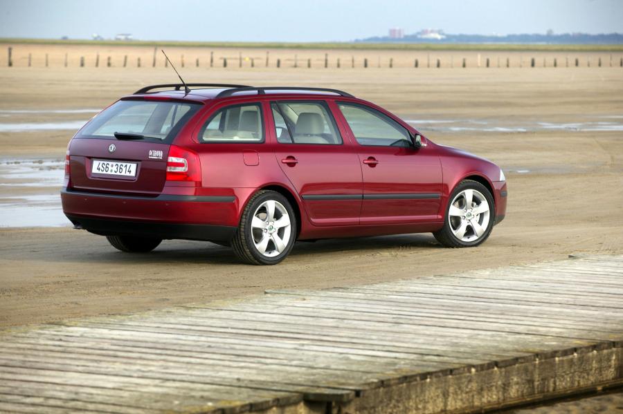  Skoda Octavia Combi (1Z) 2004 года  (фото 17 из 30)